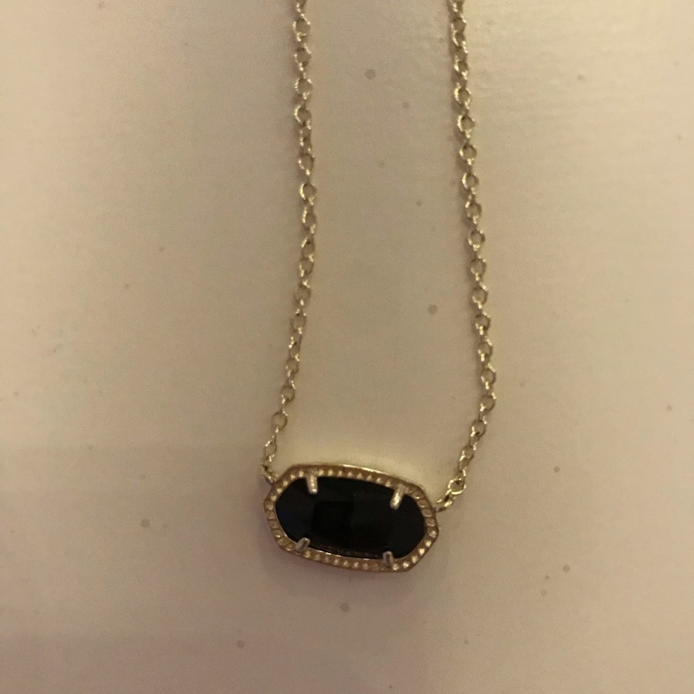 Black Kendra Scott necklace with gold chain